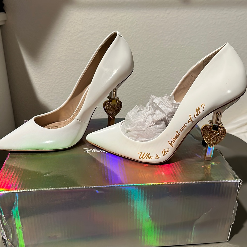 ALDO Shoes - Disney Princess Snow White Heels - Size 7.5